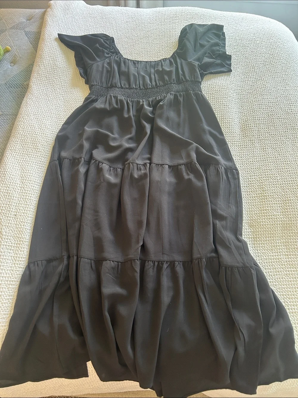 Black Tiered Puff-Sleeve Dress - Picture 3 of 4